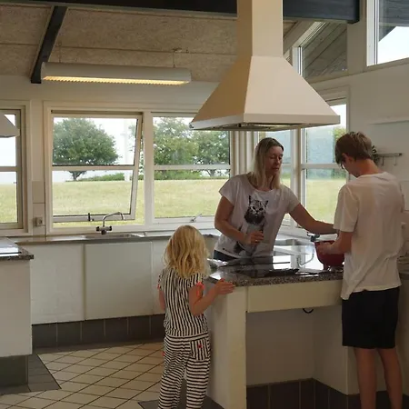 鲱鱼露营地 营地 *